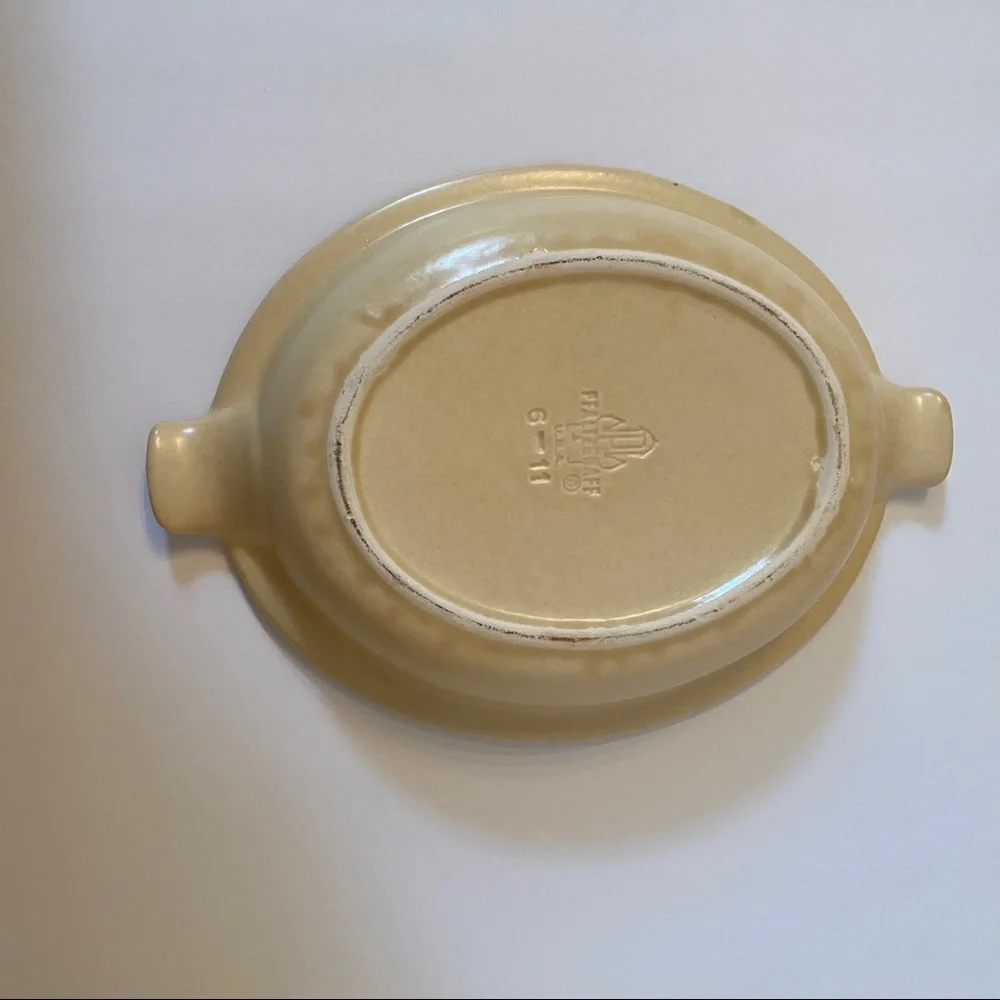 Pfaltzgraff dish handles vegetable
