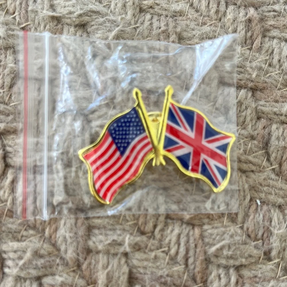 🎁 American and British Flag Pin - Available as Free Gift w/Purchase!