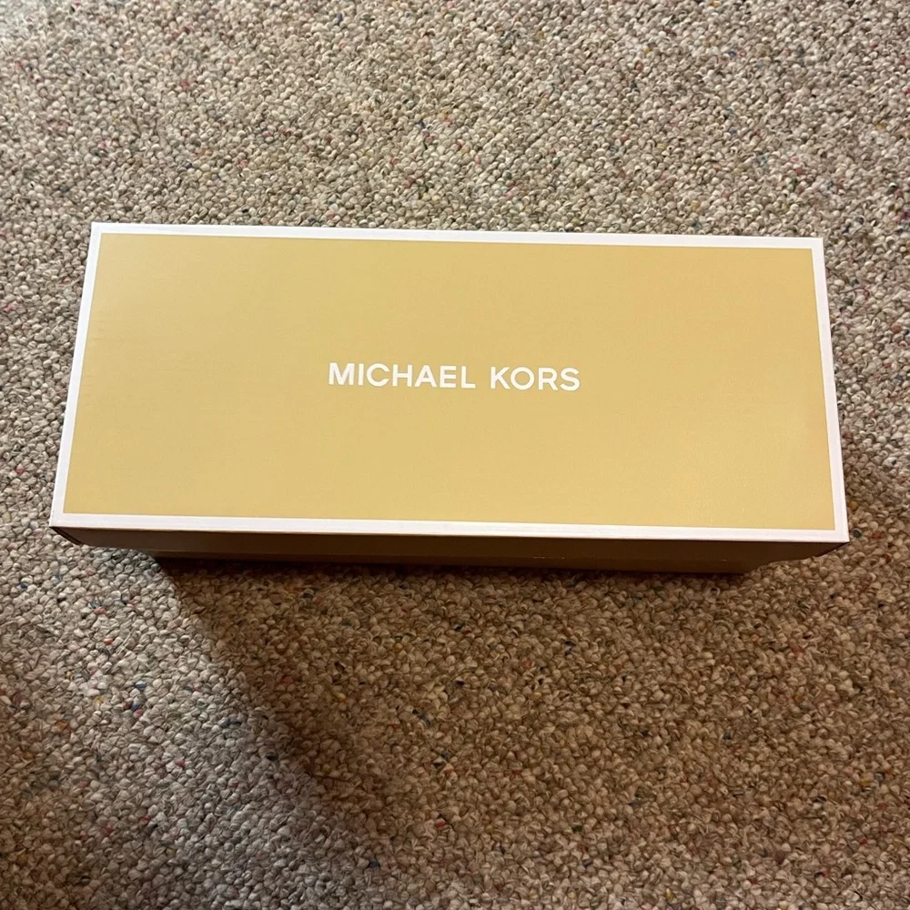 MICHAEL Michael Kors 💯% authentic