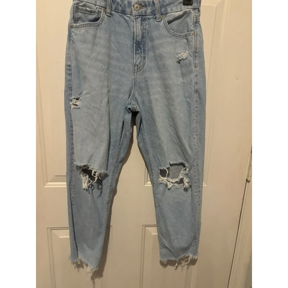 American Eagle Women's Strigid Mom Jeans Casual Light Blue Wash Size 8‎ Regular