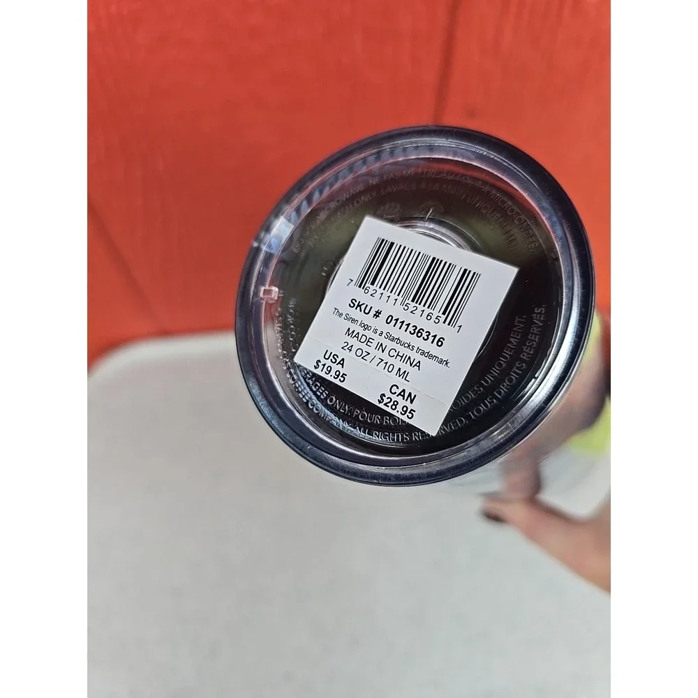 Starbucks no straw