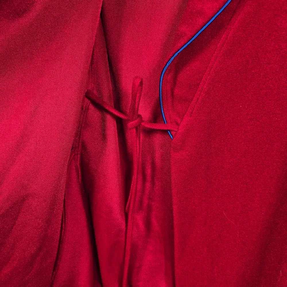bill blass striking red