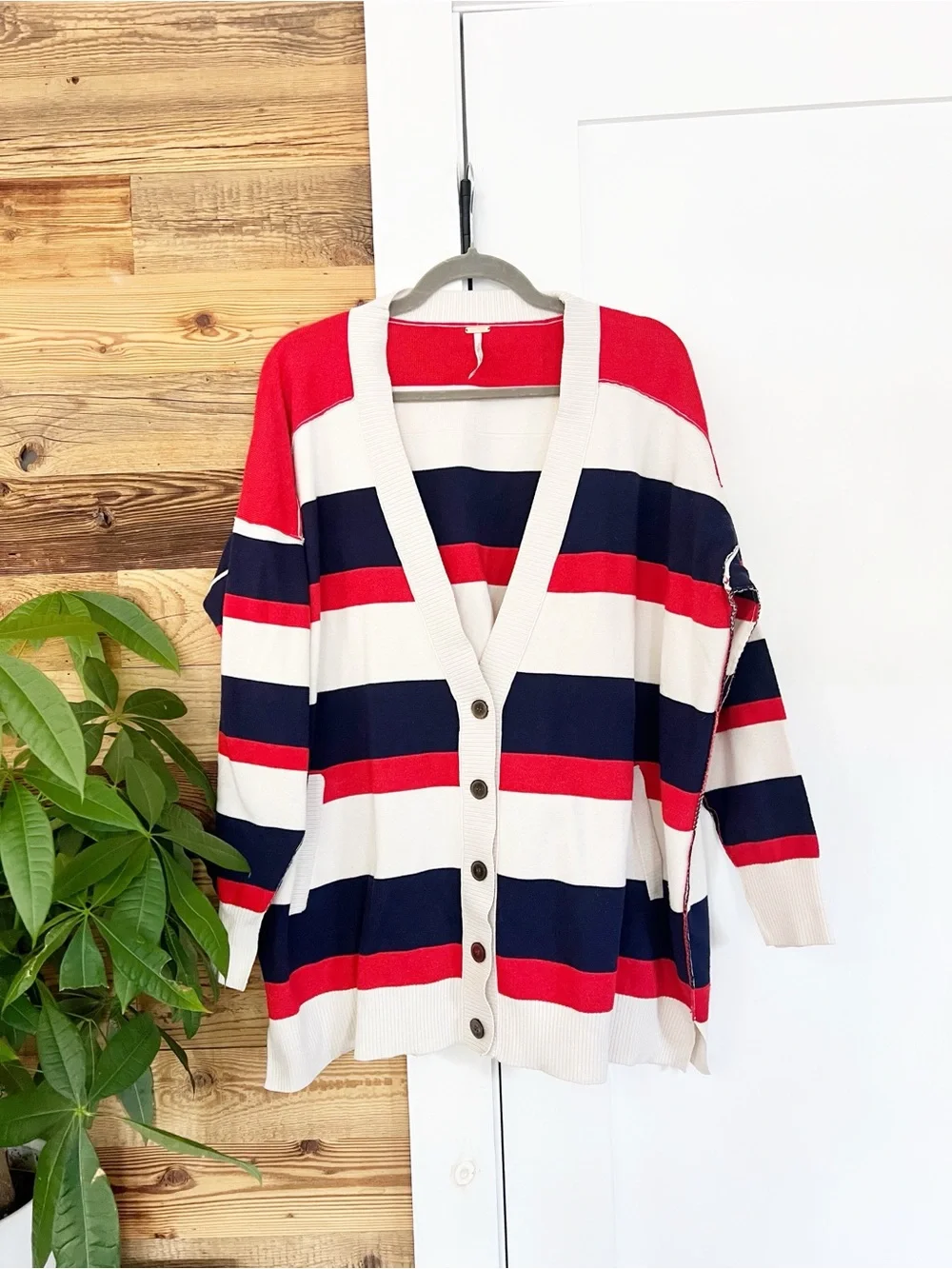 Free People design features