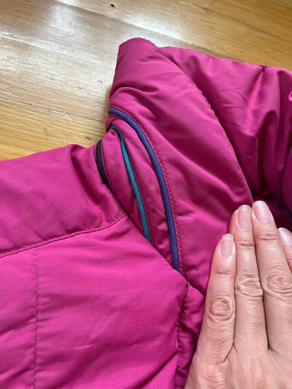 Vintage 80s retro duck down ski jacket bubble coat pink cropped M mountain goat
