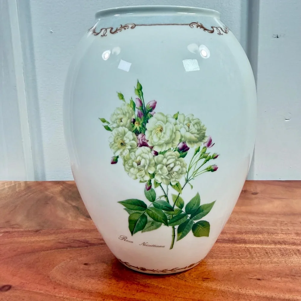QUEENS Vase REDOUTES ROSES Fine Bone China Rosa Noisettiana 8