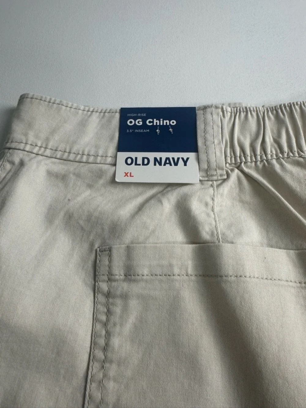 Old Navy women’s size XL high-rise OG Chino shorts‎ New with tags