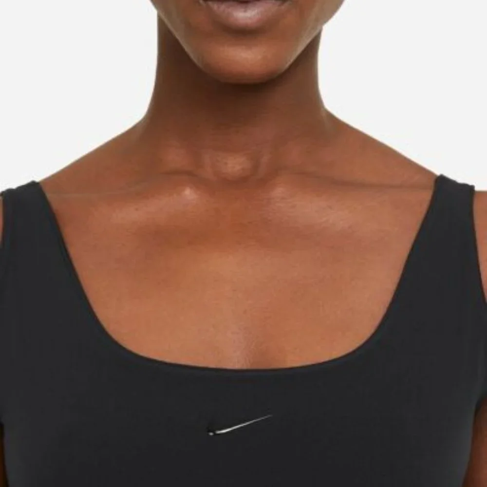 Nike color black
