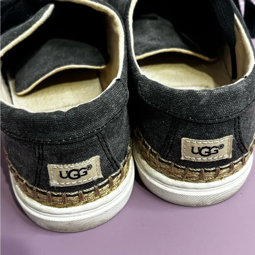 UGG stylish flats