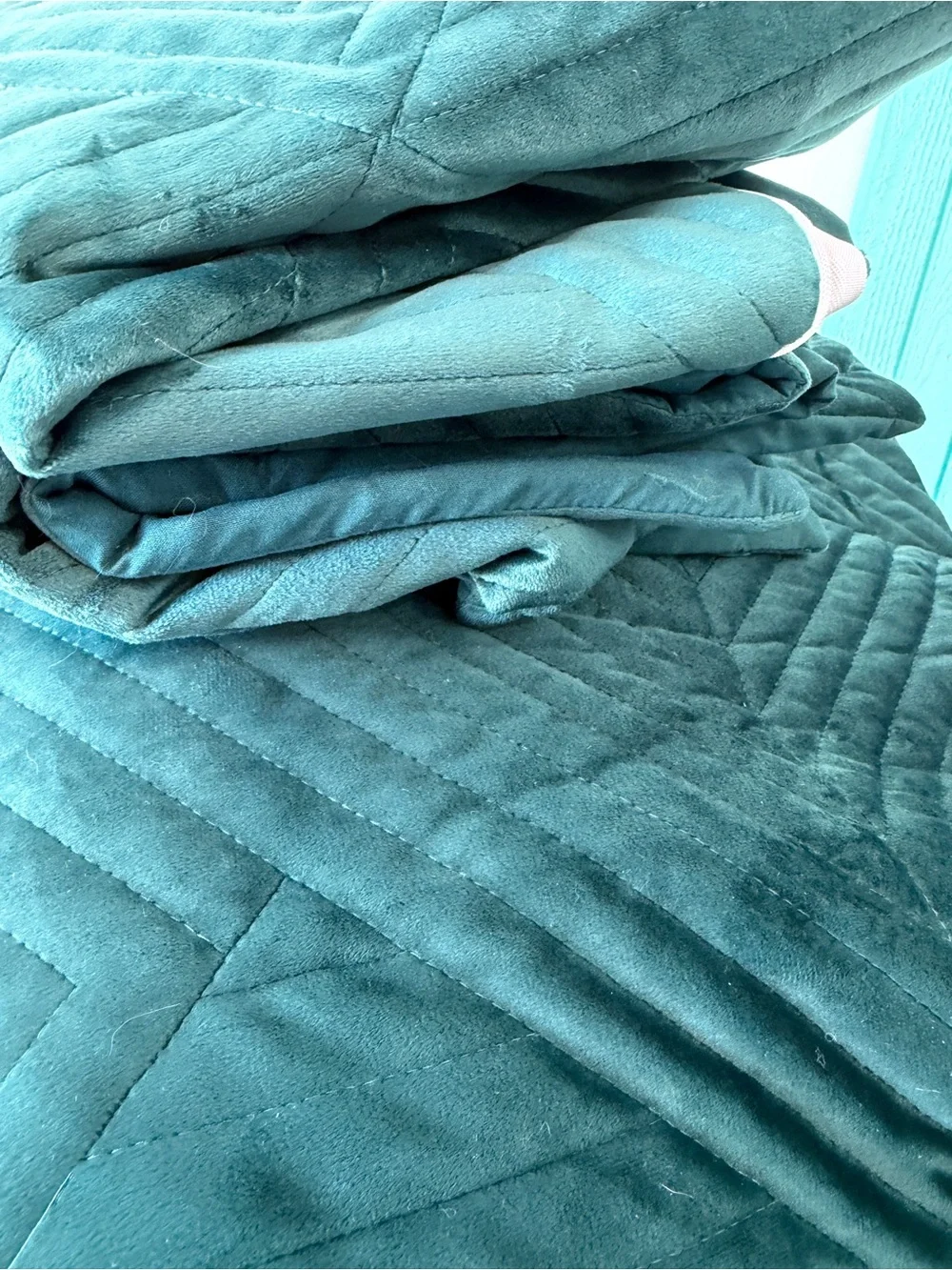 Plush Quilted Velvet Bedspread in Teal with 2 Shams (King Size)
