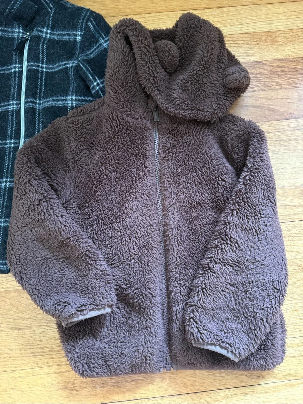 Old Navy listing included