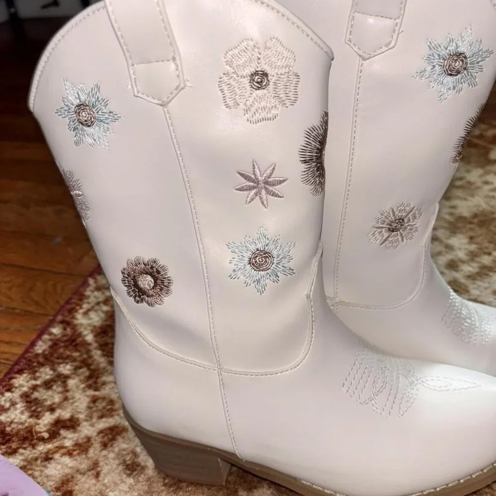 N/A floral cowgirl