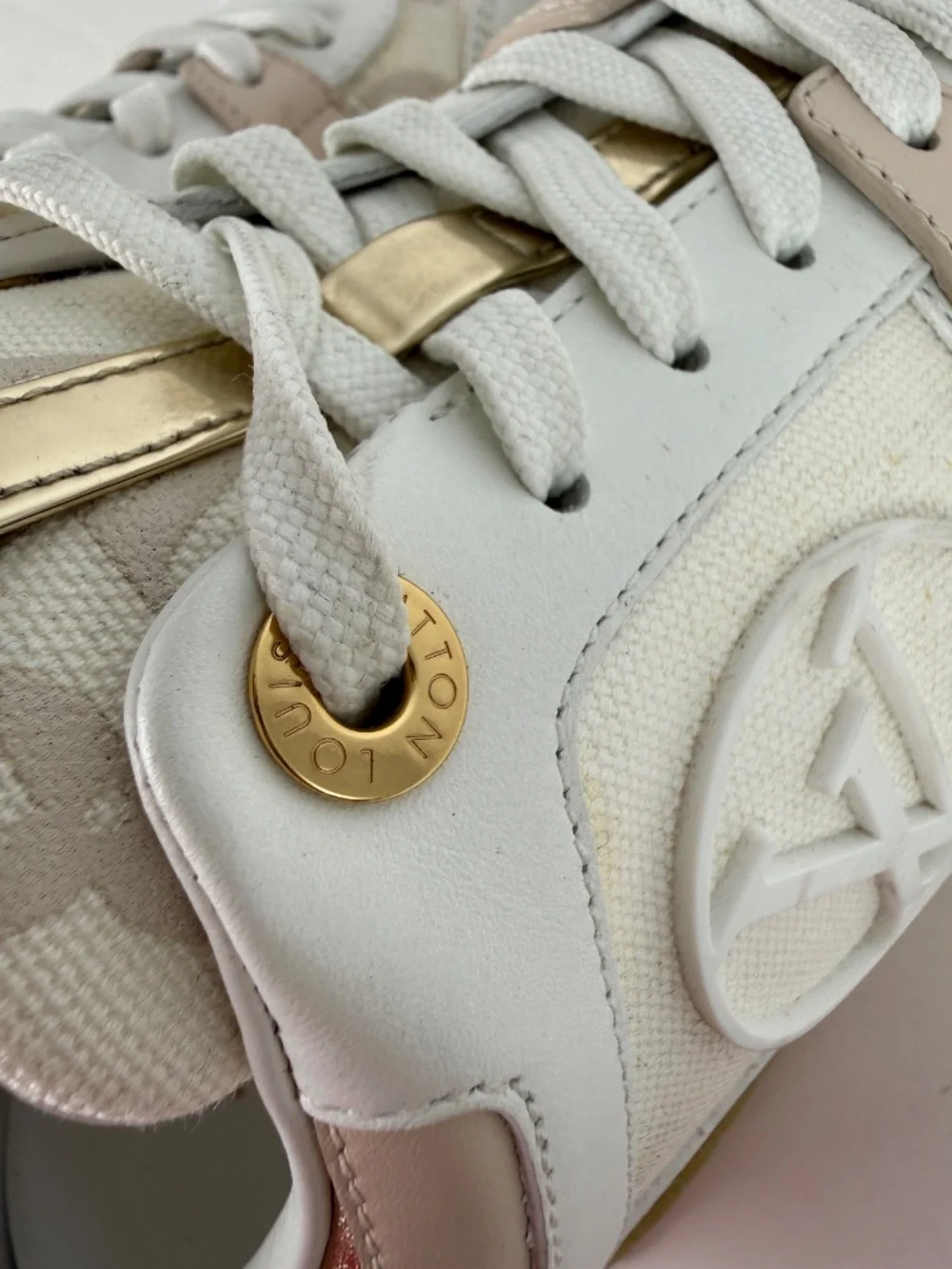 Louis Vuitton authentic louis