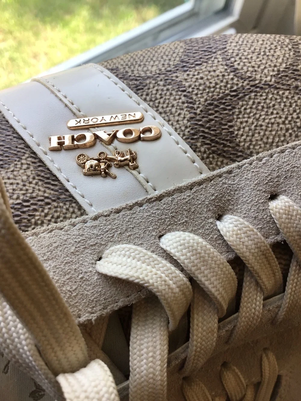 Coach size signature