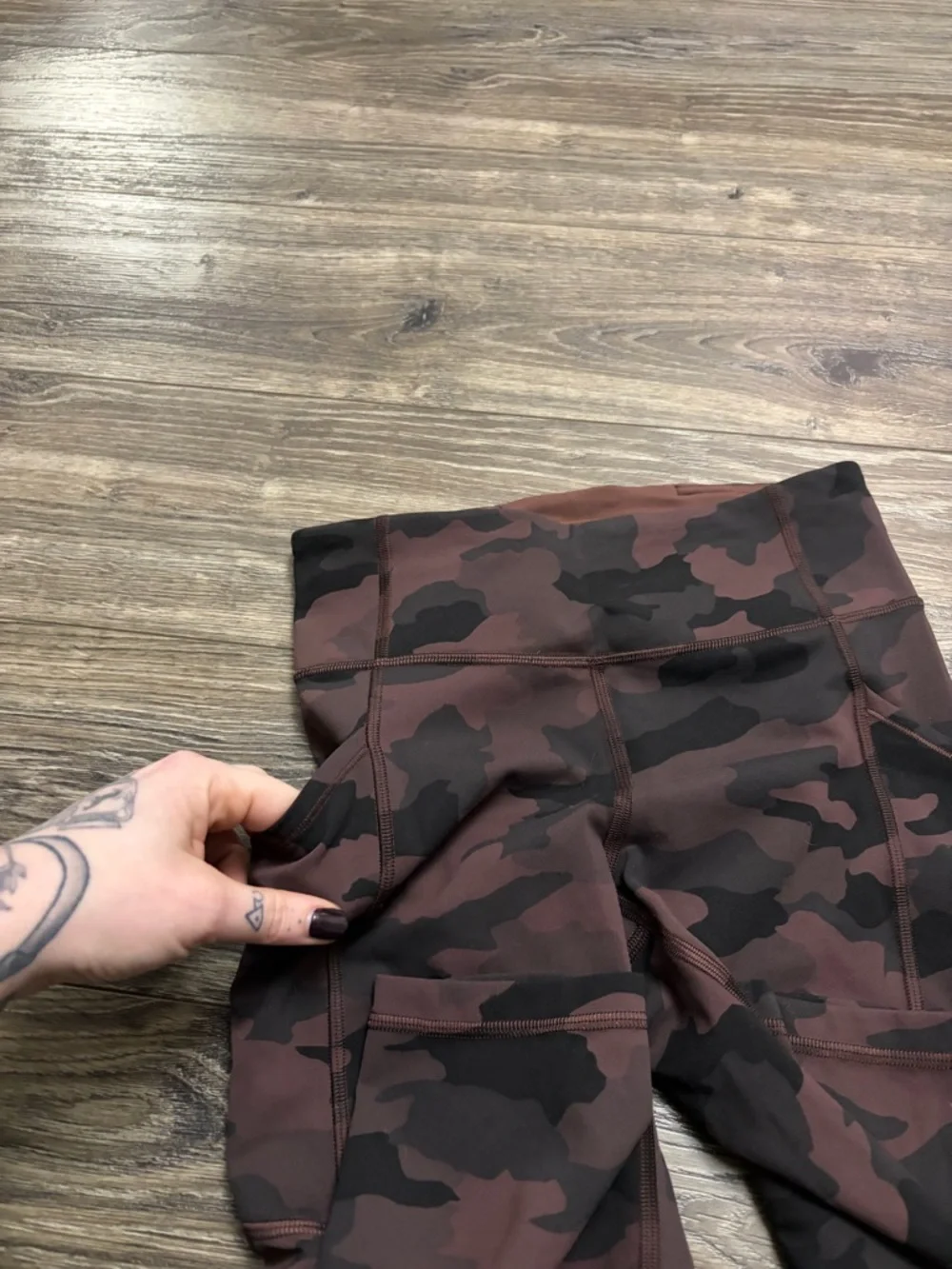 lululemon athletica flaws chocolate size