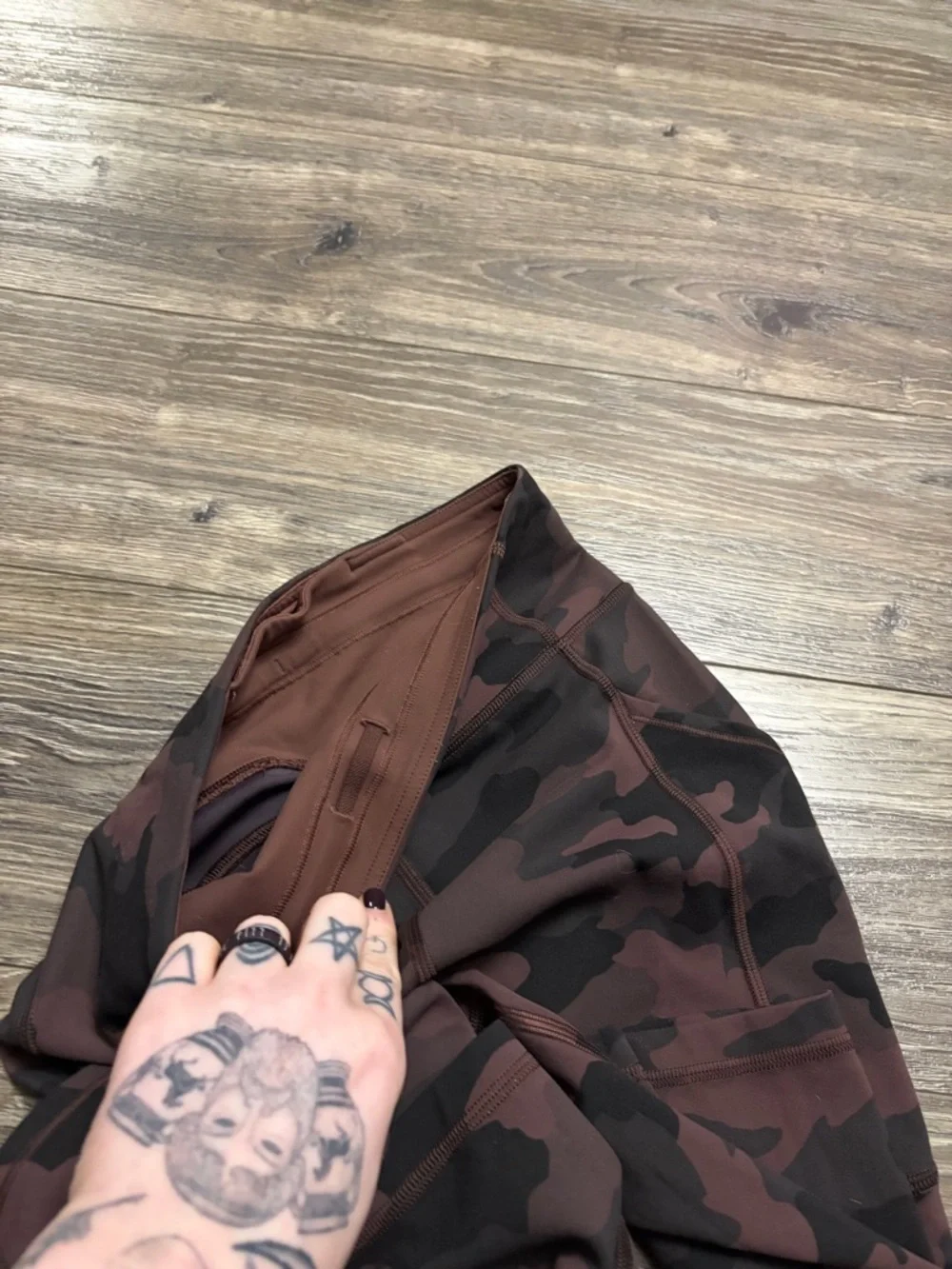 lululemon athletica camouflage pilling