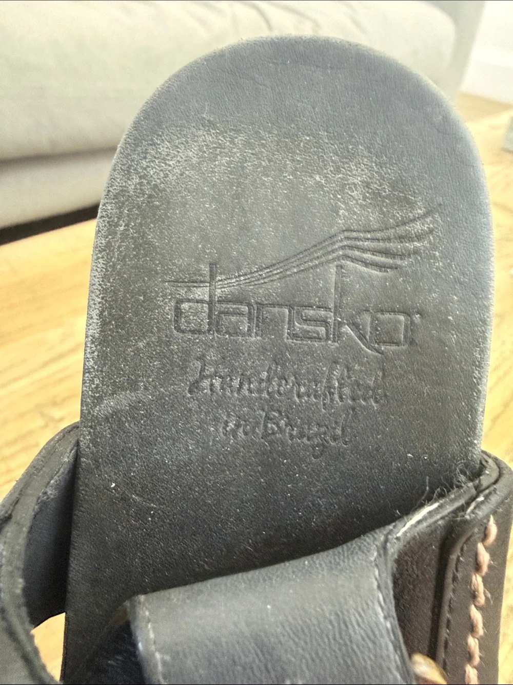N/A comfortable black