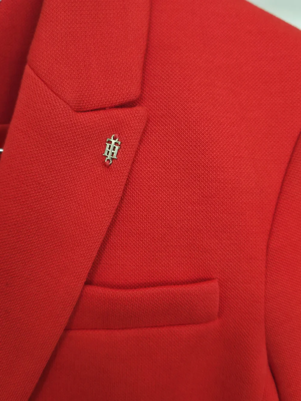 Tommy Hilfiger structured single
