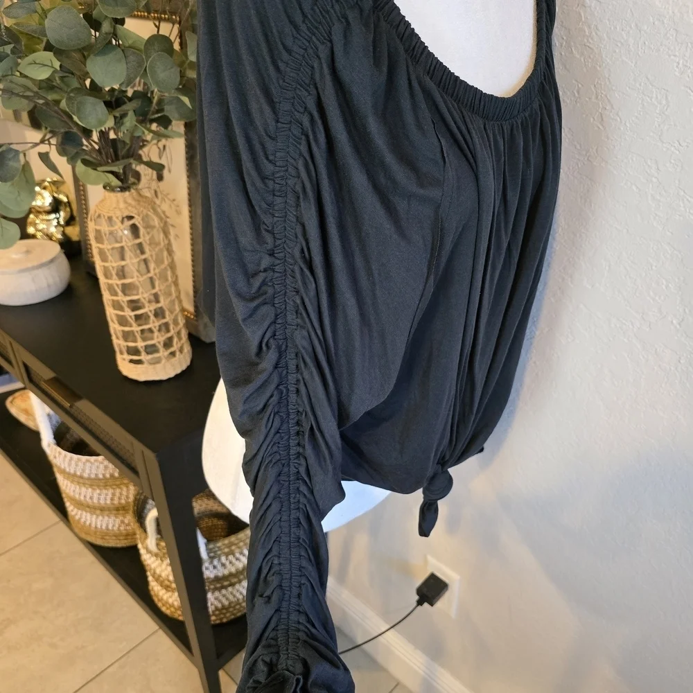 Free People chic black