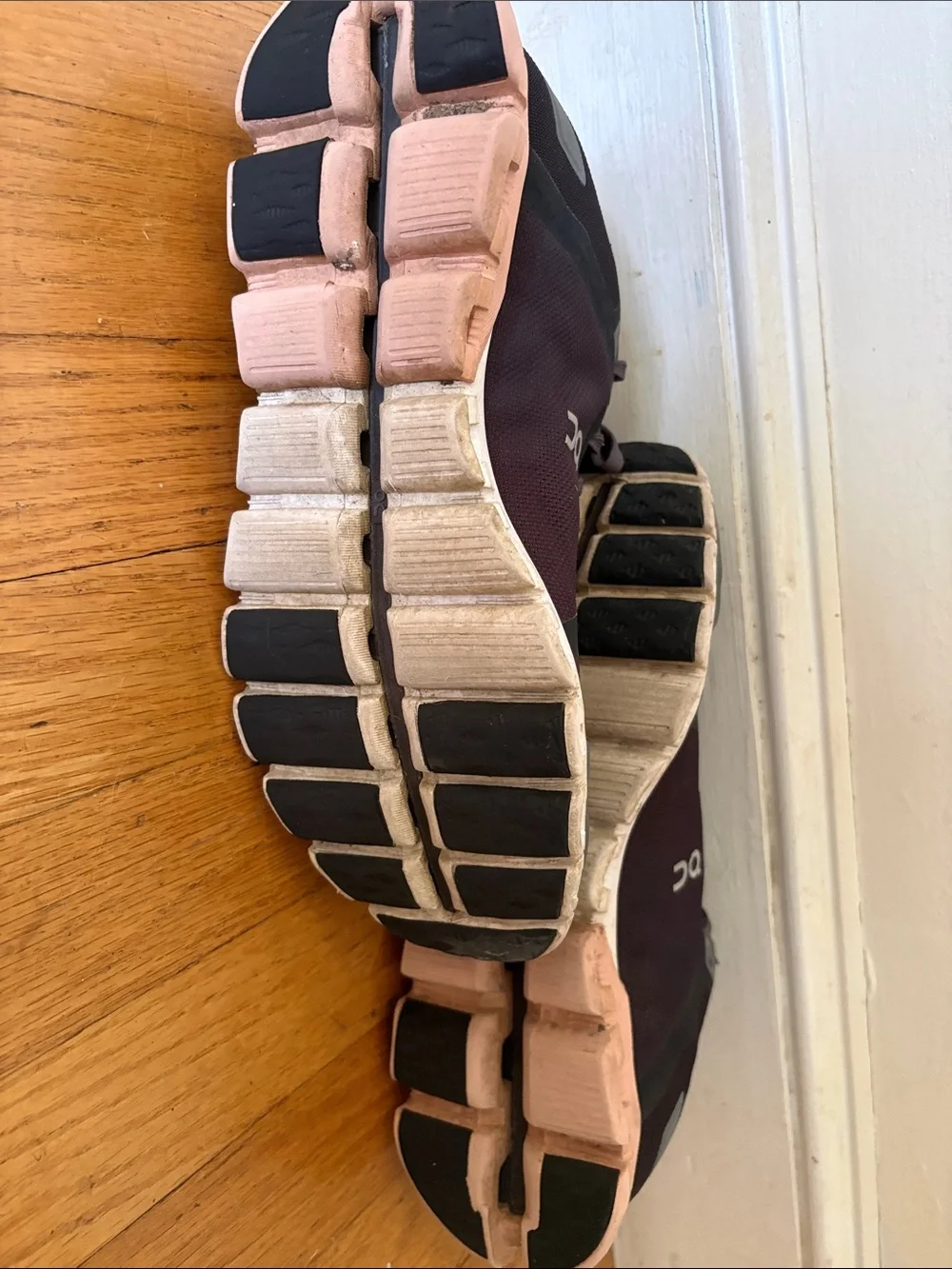 On Running breathable athletic