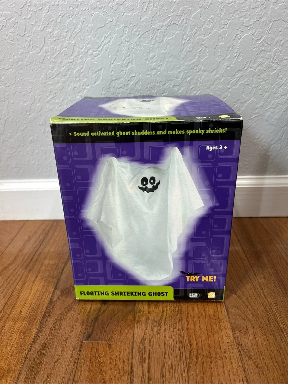 2004 Gemmy Floating Shrieking Ghost Decoration With Box WORKS