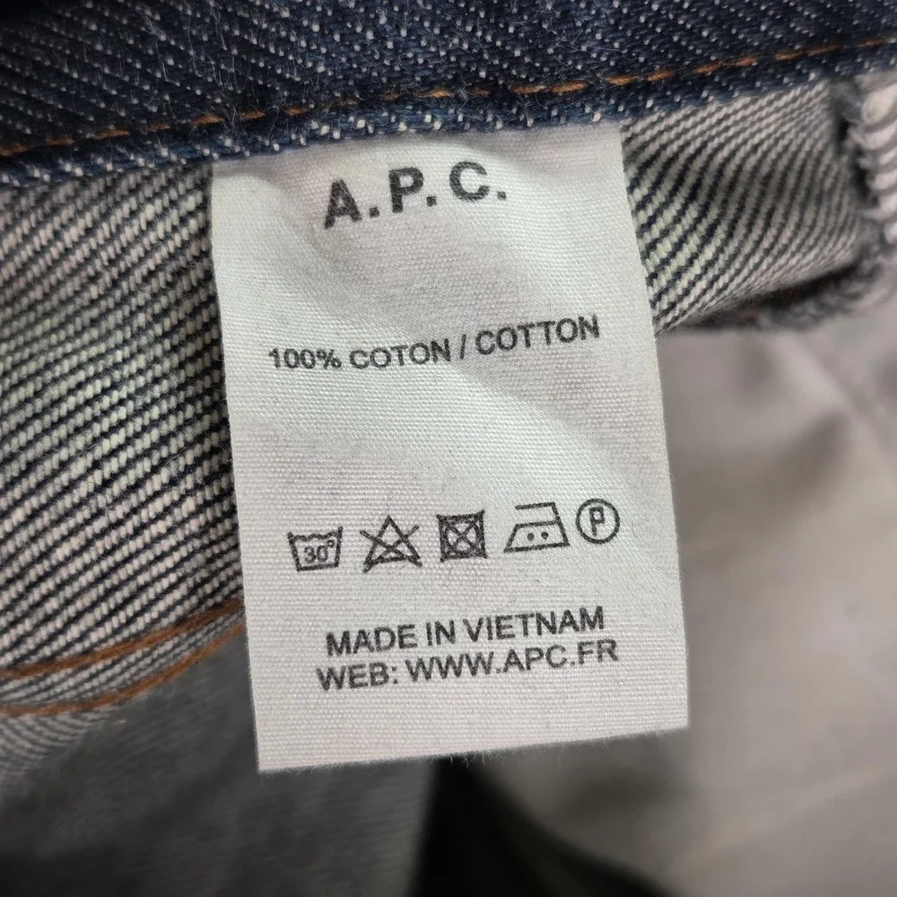 A.P.C. important sizing