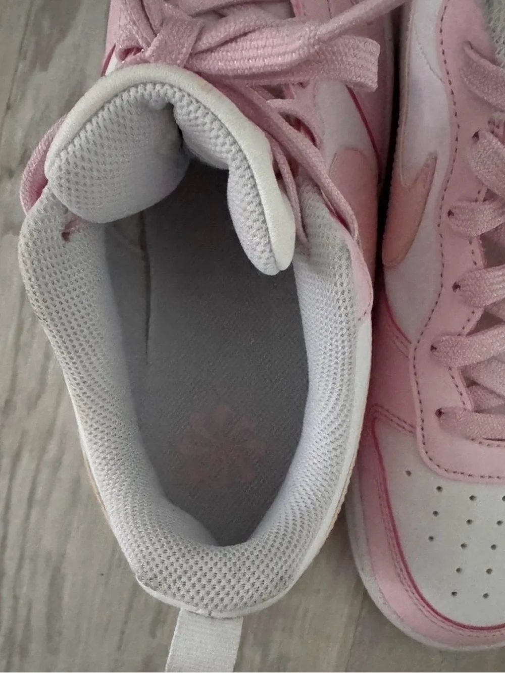 Nike comfortable sneakers