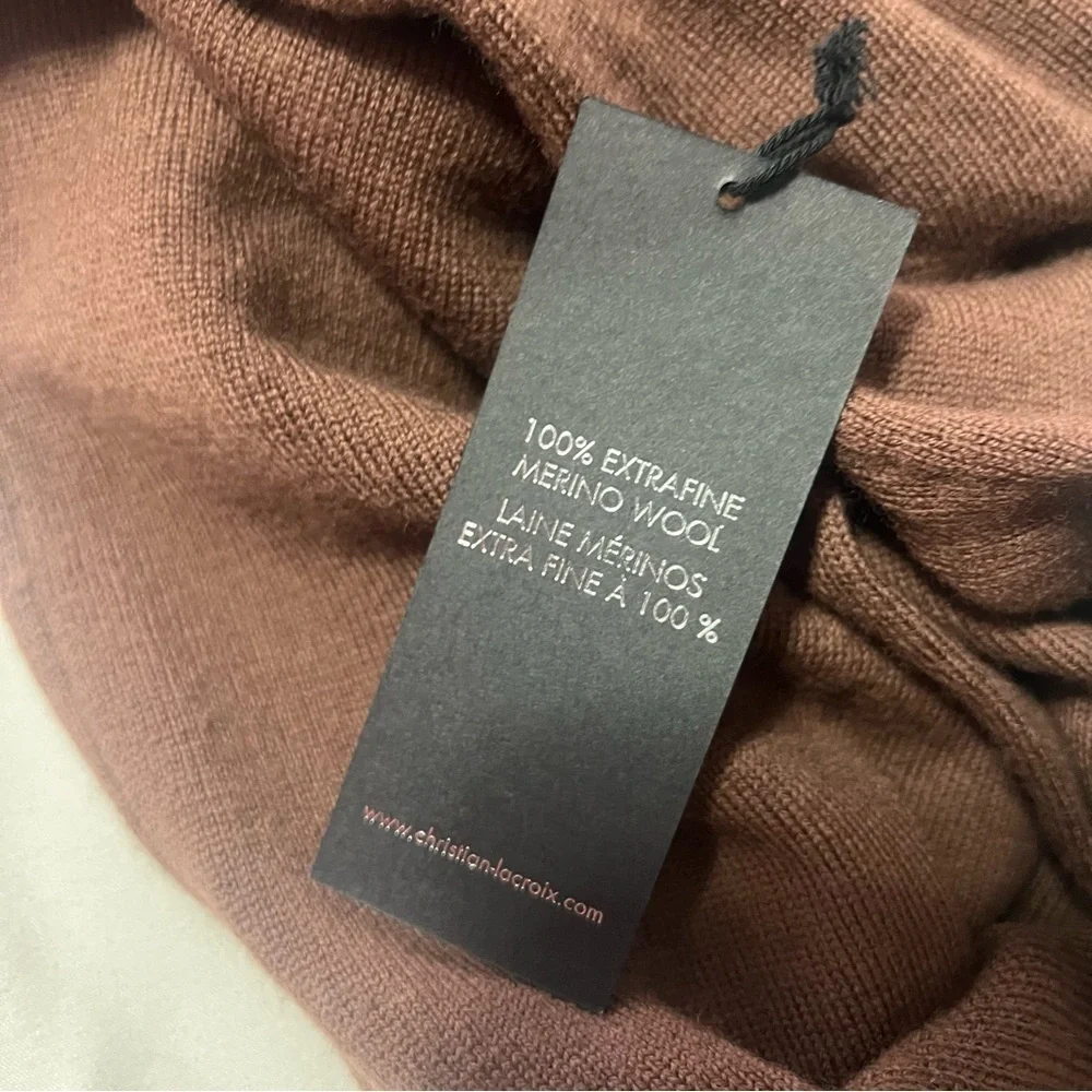Christian Lacroix leave comment questions