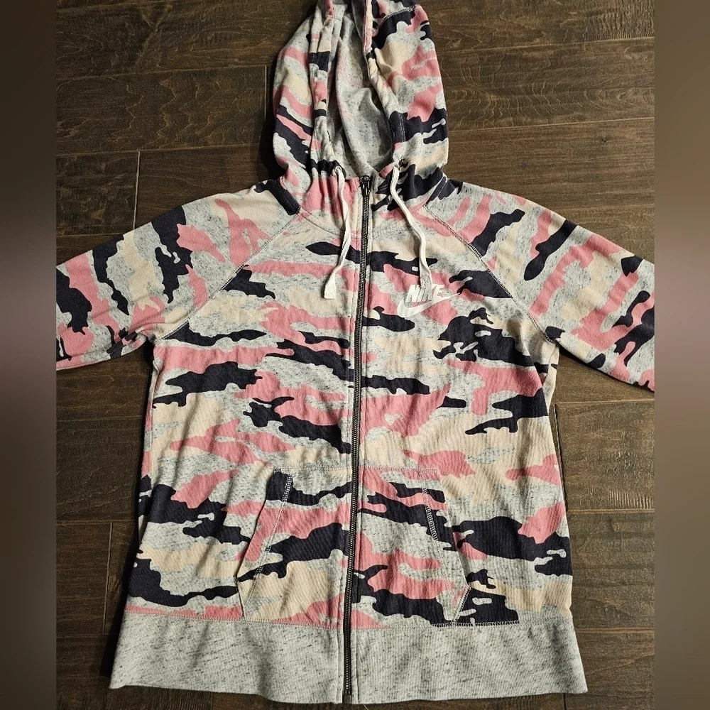 Nike camouflage gray