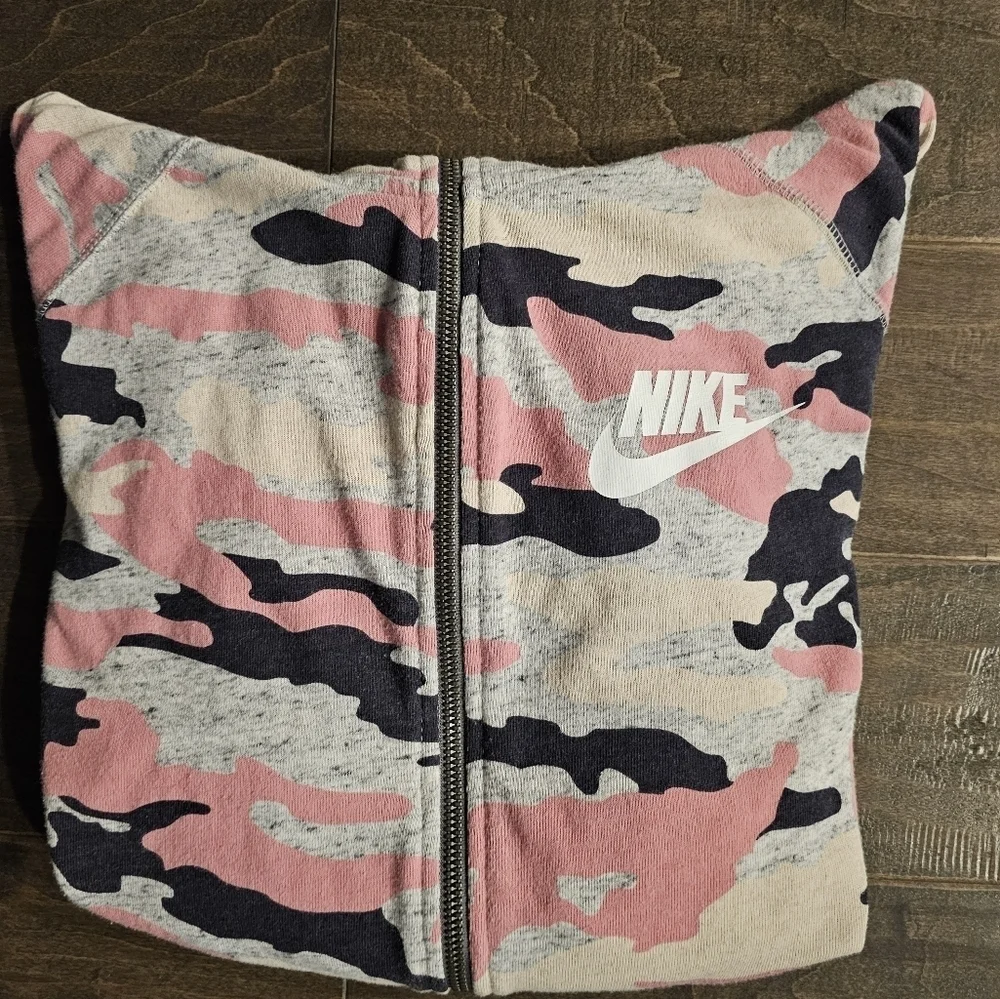 Nike camouflage gray