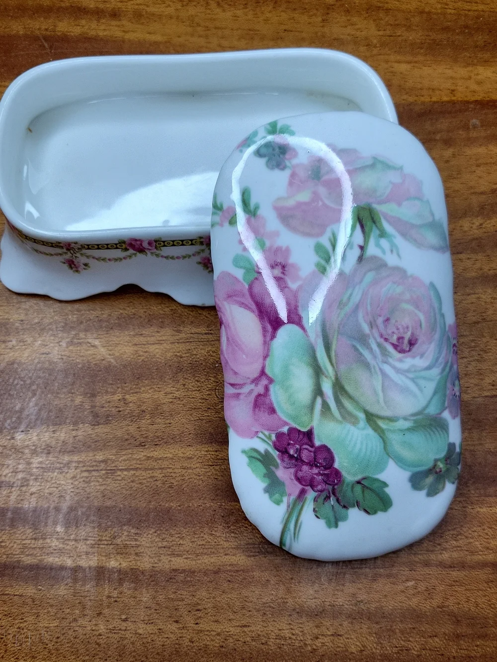 N/A delicate porcelain