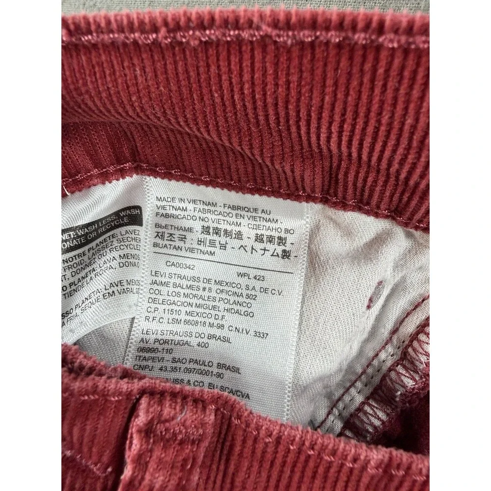 Levis measurements photos