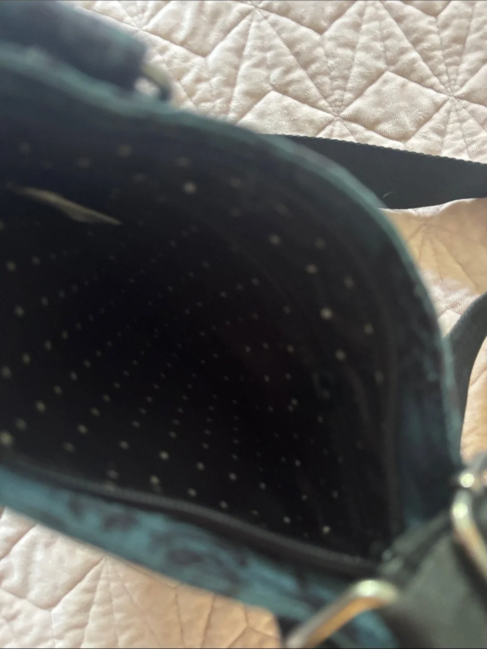 Dakine compact crossbody