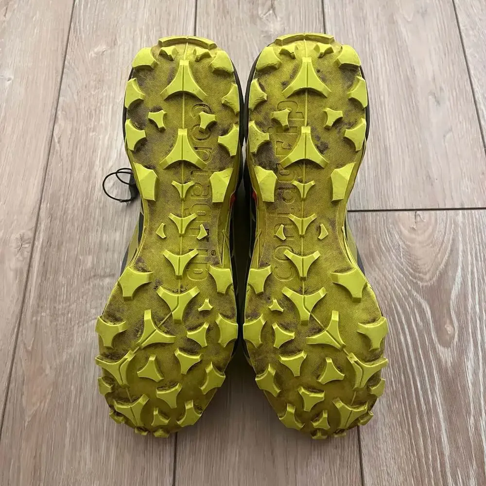 Salomon cross hike