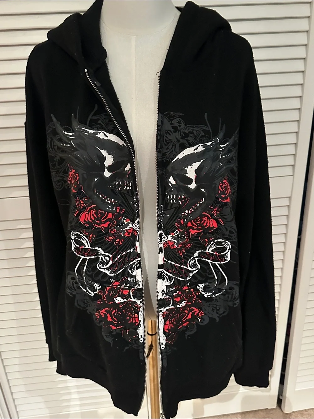 Source Unknown black zip