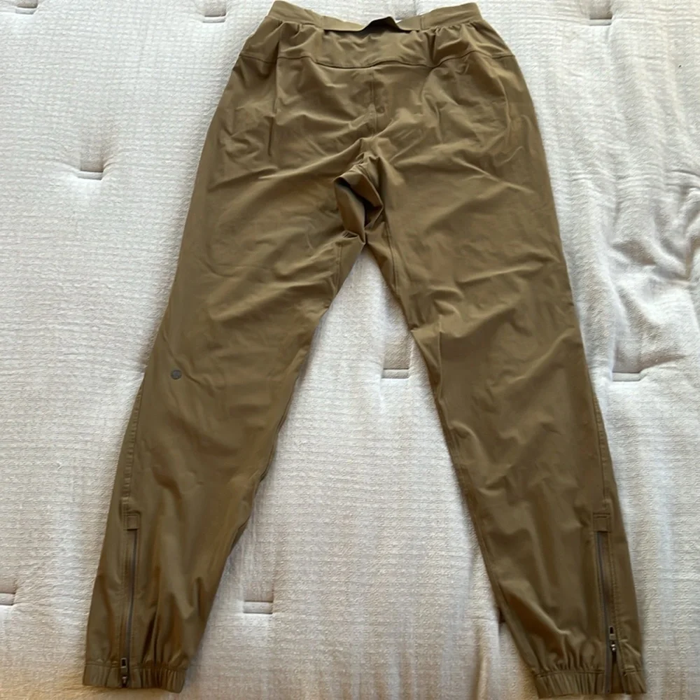 lululemon athletica lightweight athletic