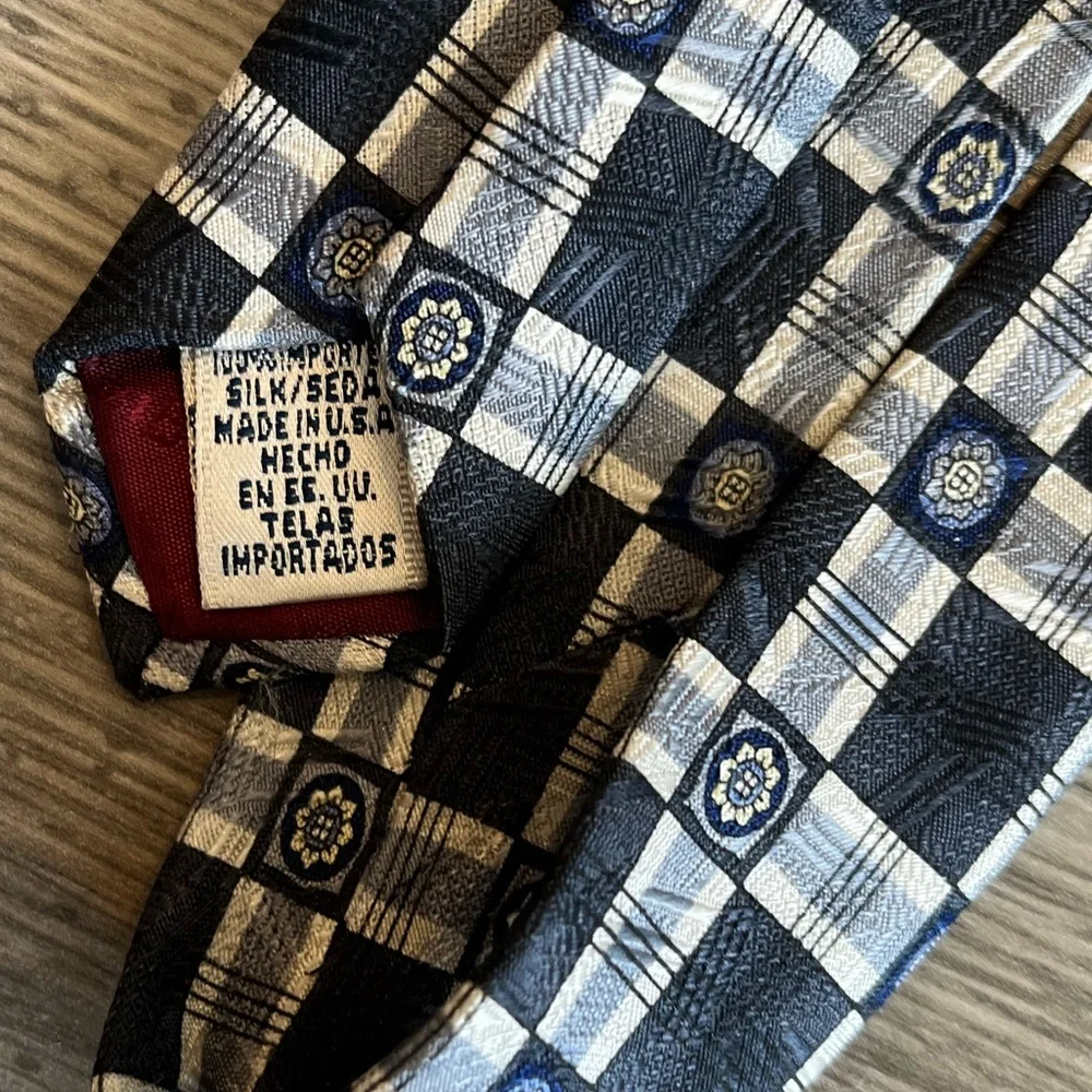 Claiborne men’s necktie