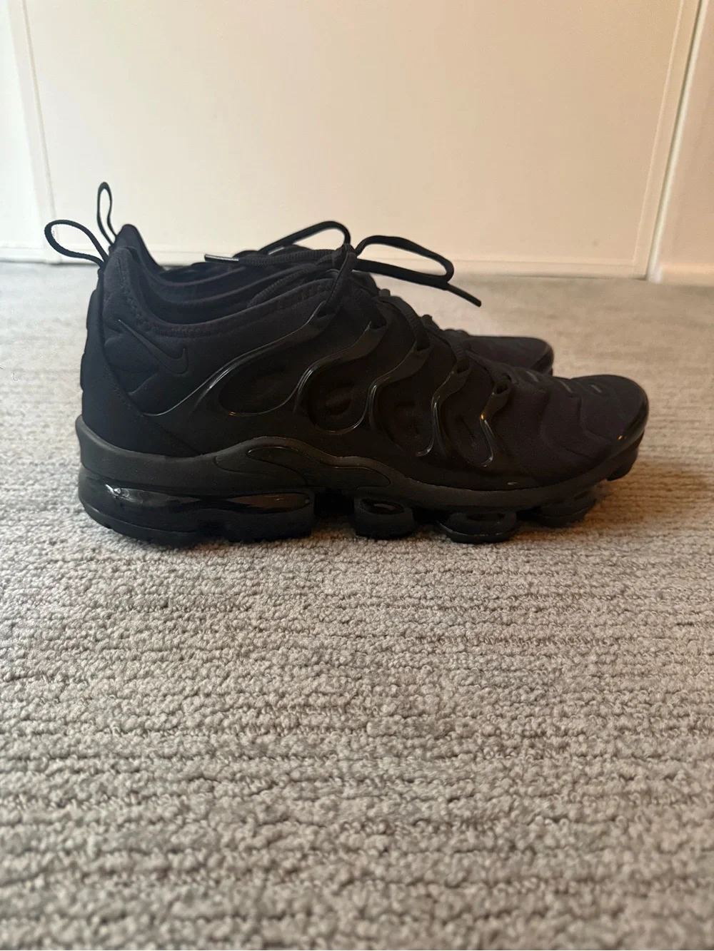 Nike all black