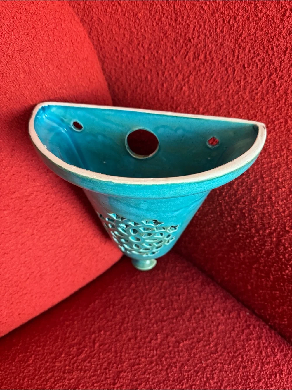 N/A vibrant turquoise