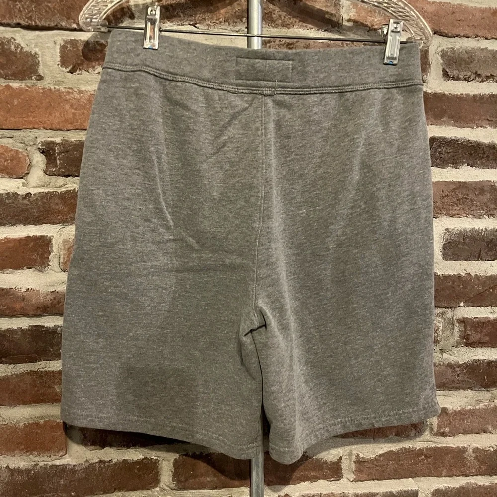 Abercrombie & Fitch size shipping