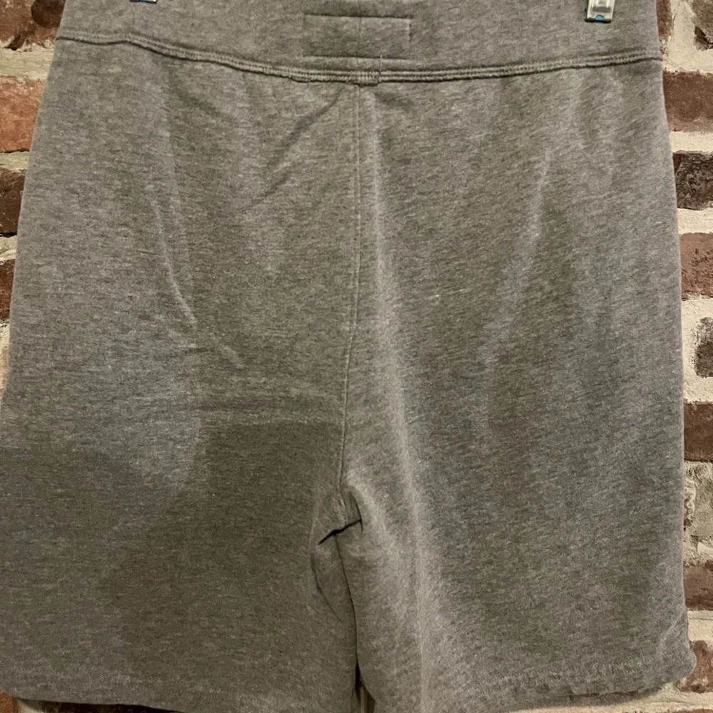 Abercrombie & Fitch shorts polyester questions