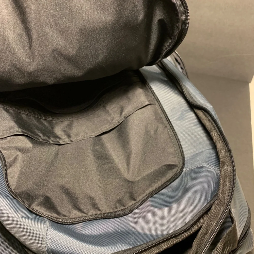 Targus resistant compartments