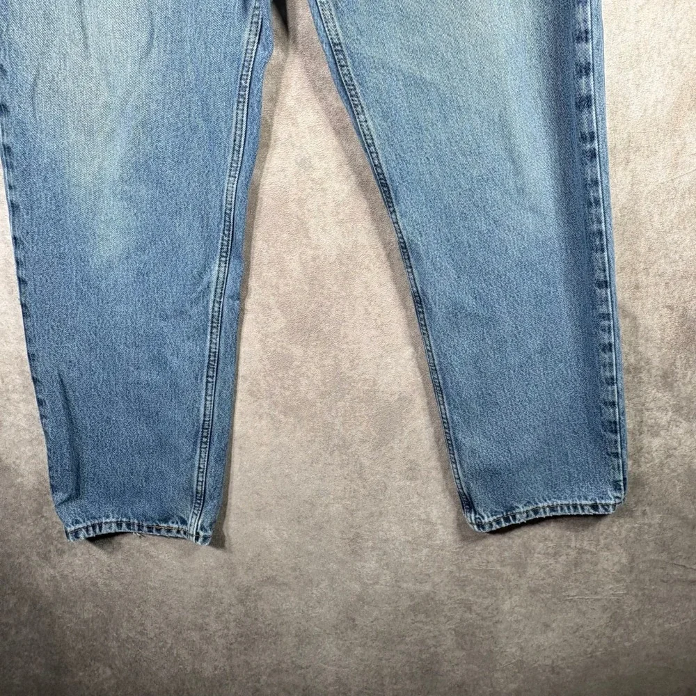 Levis concerns tapered been