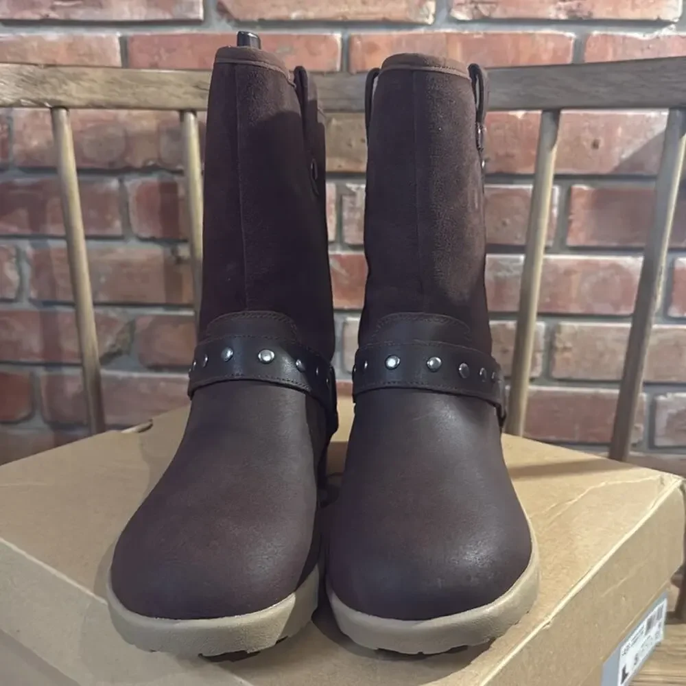 UGG new moto