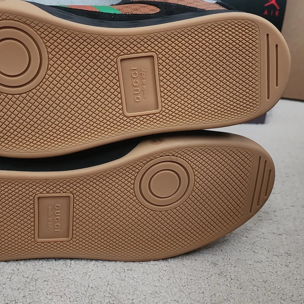 Gucci step out