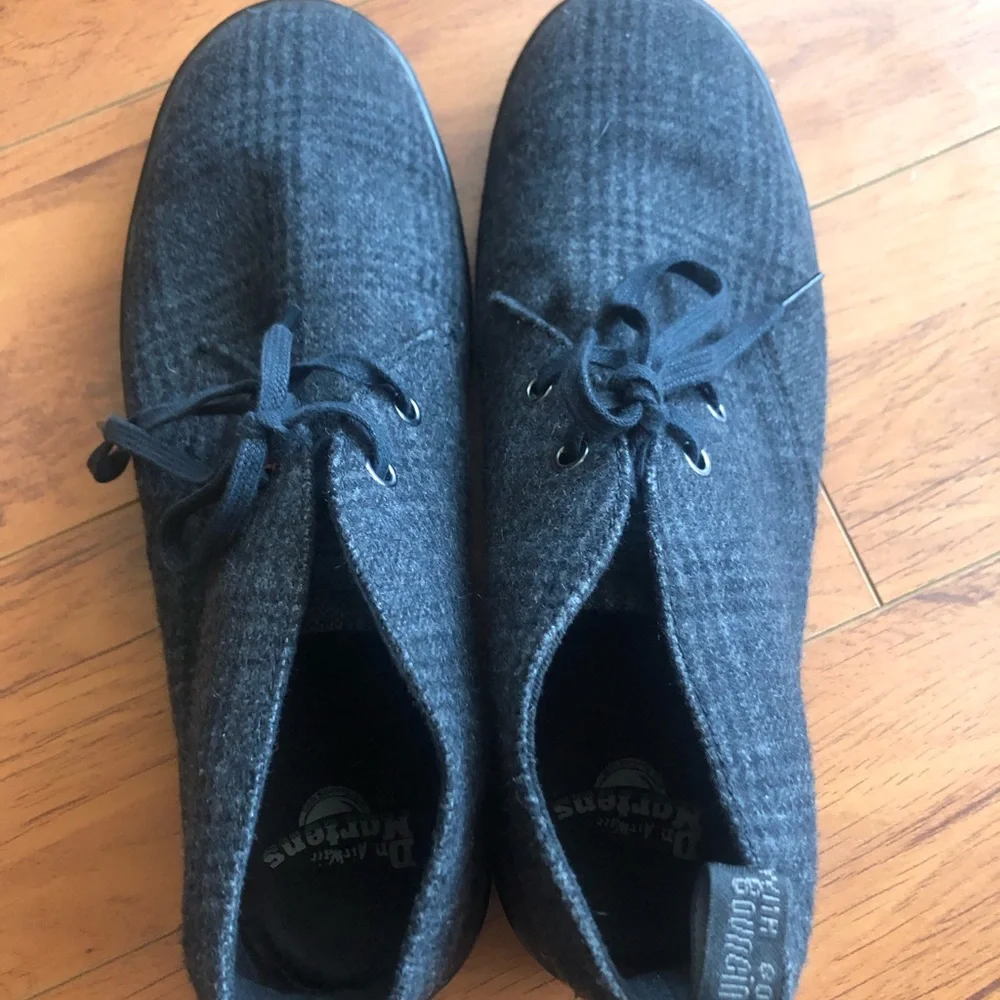 Dr. Martens stylish charcoal