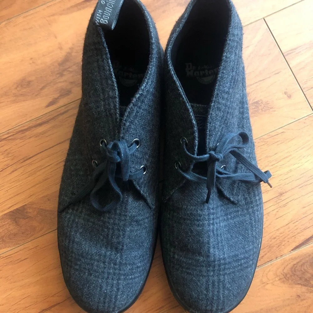 Dr. Martens stylish charcoal