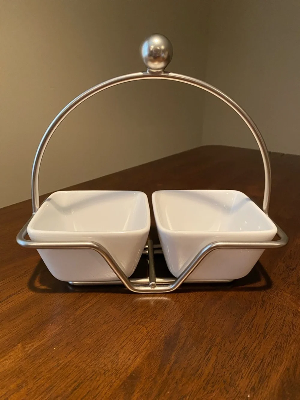 NIB- The Pampered Chef White Ceramic Double Serving Dishes w/ Silver Metal Stand