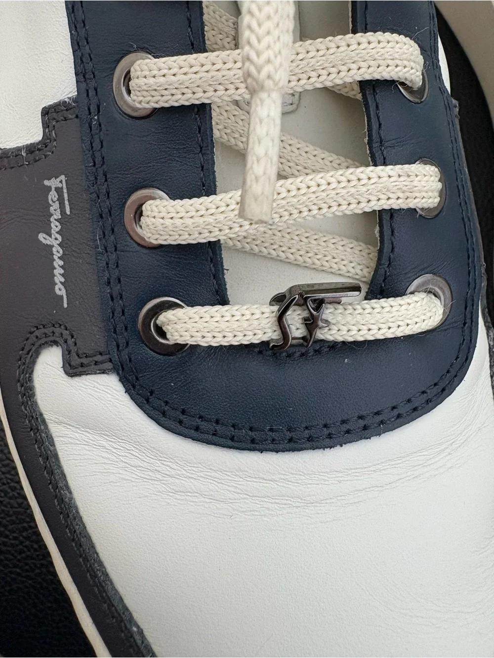 Salvatore Ferragamo #likenew these upper
