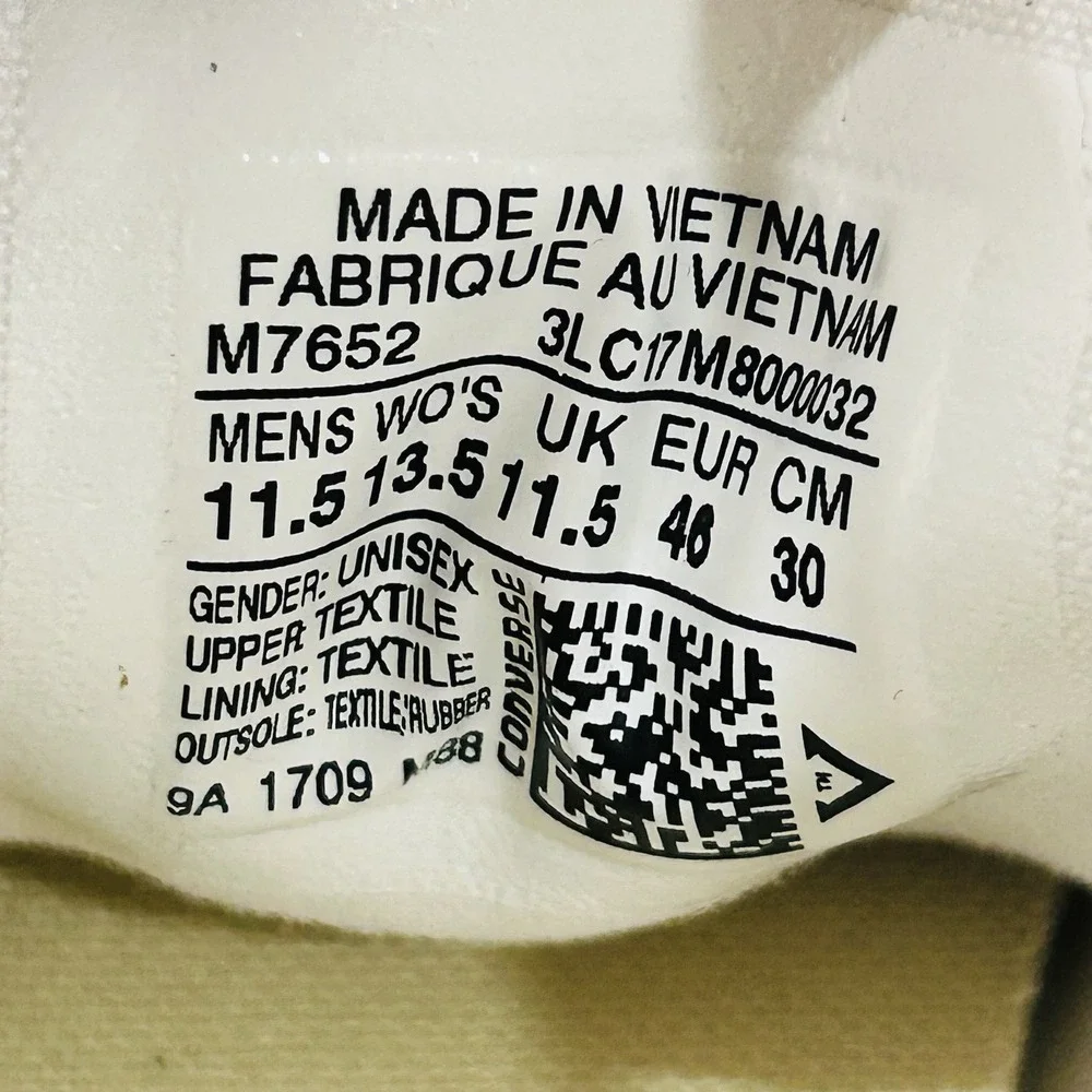 Converse gently worn