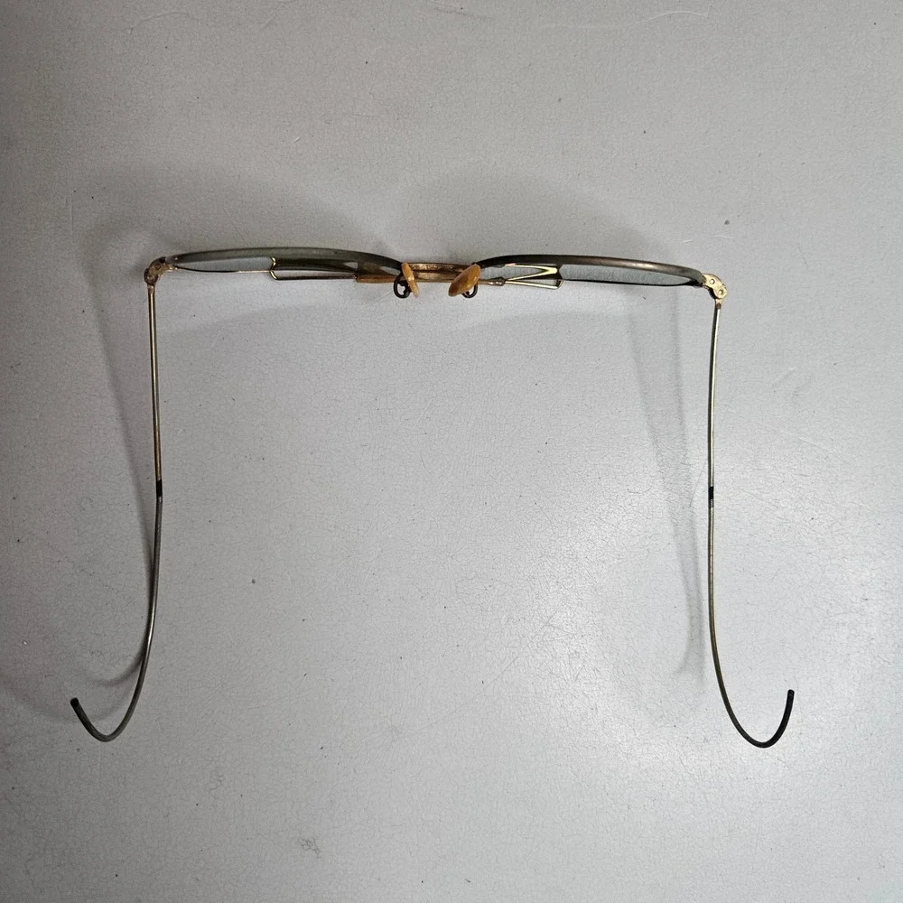 Unbranded vintage aviator